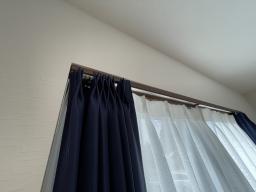 カーテンの収まりをスッキリさせました！見栄えが全然違います。