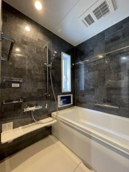 ホテルライクなお風呂にはテレビを設置しました！